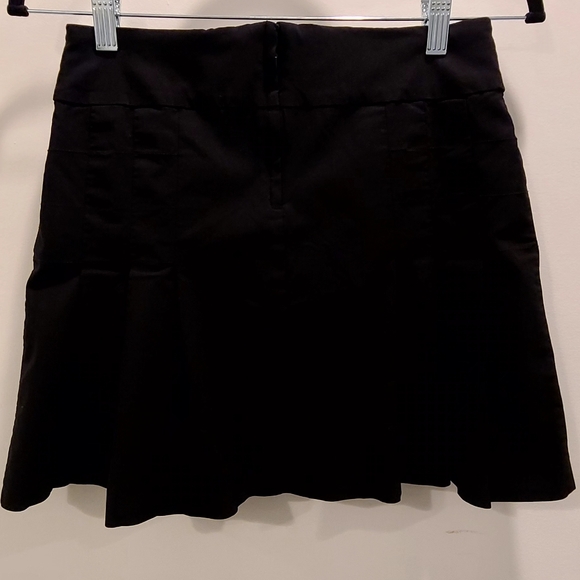 Black pleated mini skirt - Picture 6 of 7